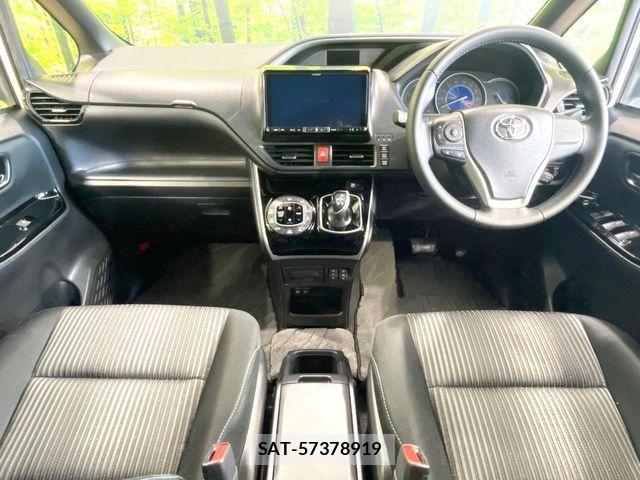 Toyota VOXY HYBRID 2019-05 8458757-1