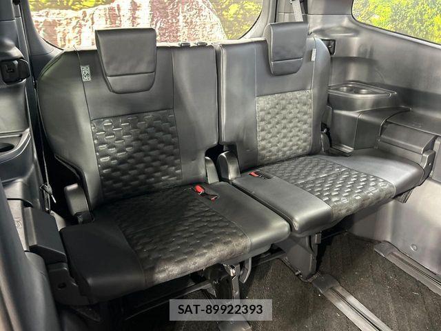 Toyota VOXY HYBRID 2023-06 8486260-9