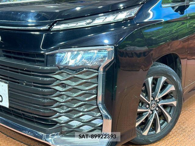 Toyota VOXY HYBRID 2023-06 8486260-12