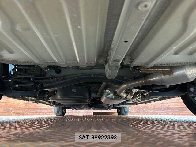 Toyota VOXY HYBRID 2023-06 8486260-18