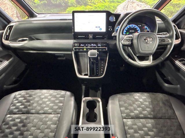 Toyota VOXY HYBRID 2023-06 8486260-1