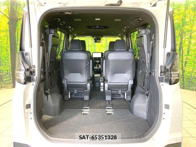 Toyota VOXY HYBRID 2023-11 8528174-10