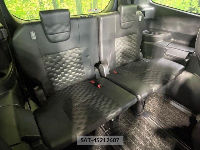 Toyota VOXY HYBRID 2022-03 8528173-9