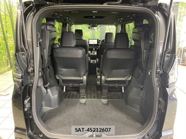Toyota VOXY HYBRID 2022-03 8528173-10