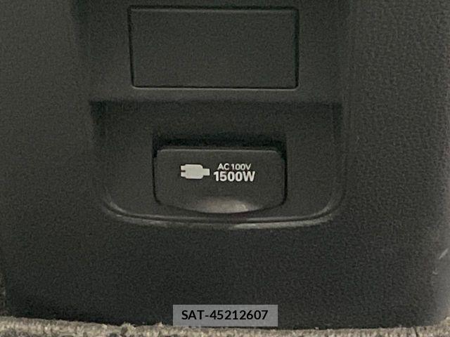 Toyota VOXY HYBRID 2022-03 8528173-5