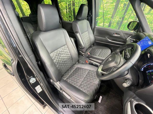 Toyota VOXY HYBRID 2022-03 8528173-7