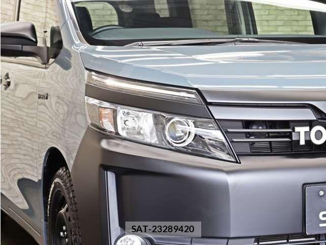 Toyota VOXY HYBRID 2015-09 8528179-11