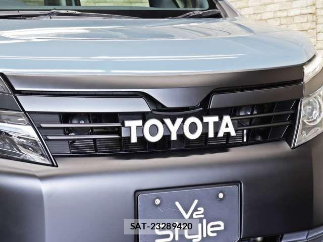 Toyota VOXY HYBRID 2015-09 8528179-12