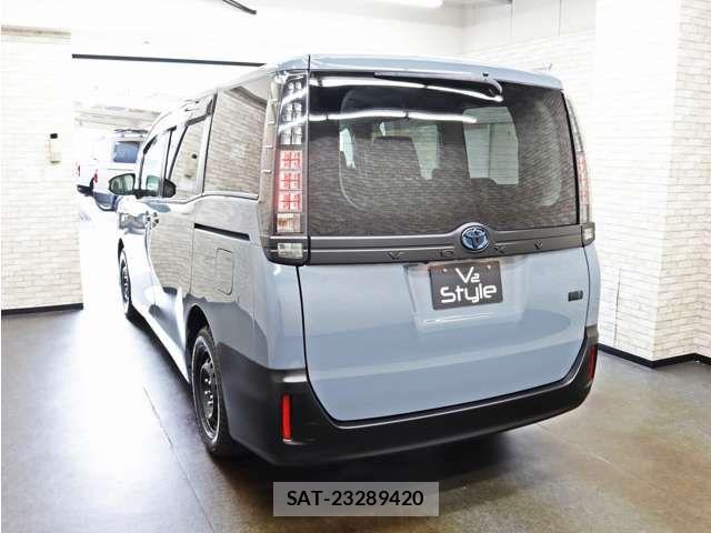 Toyota VOXY HYBRID 2015-09 8528179-15