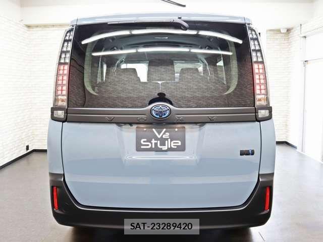 Toyota VOXY HYBRID 2015-09 8528179-2