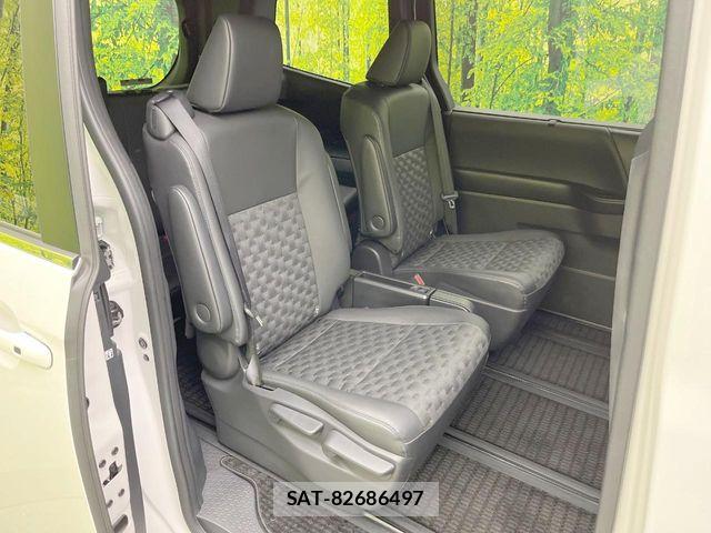 Toyota VOXY HYBRID 2025-01 8528162-8