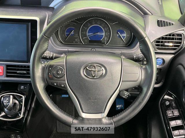 Toyota VOXY HYBRID 2017-10 8528187-11
