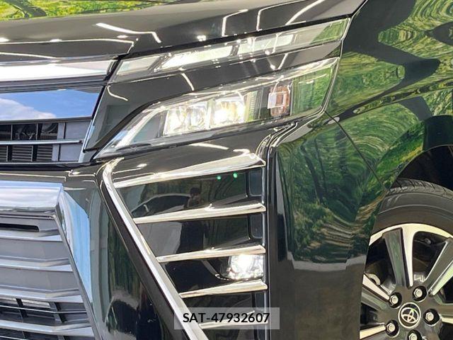 Toyota VOXY HYBRID 2017-10 8528187-12