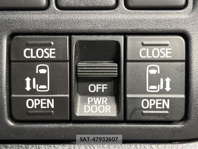 Toyota VOXY HYBRID 2017-10 8528187-2