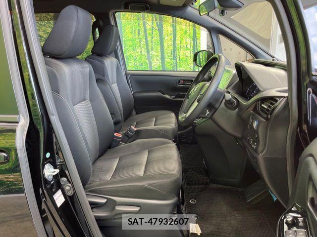 Toyota VOXY HYBRID 2017-10 8528187-7