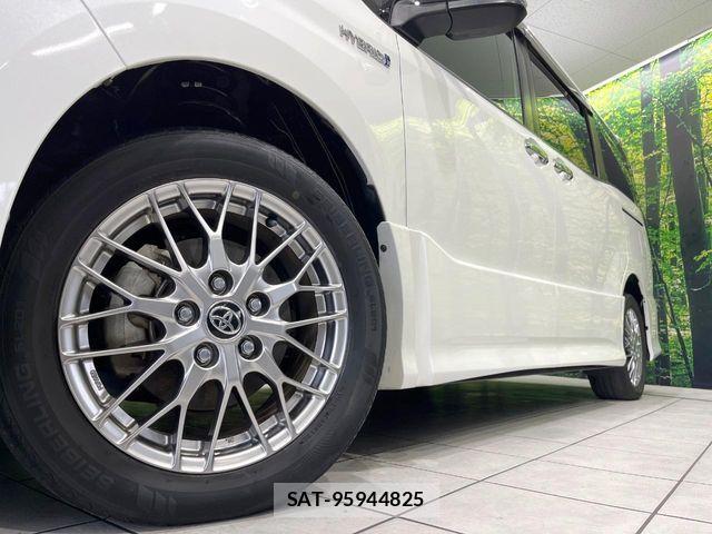 Toyota VOXY HYBRID 2019-06 8528177-13