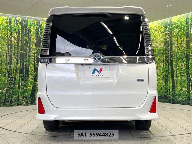Toyota VOXY HYBRID 2019-06 8528177-15