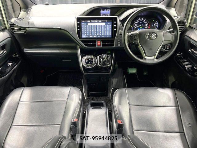 Toyota VOXY HYBRID 2019-06 8528177-1