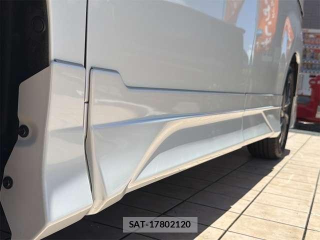 Toyota VOXY HYBRID 2025-12 8528155-19