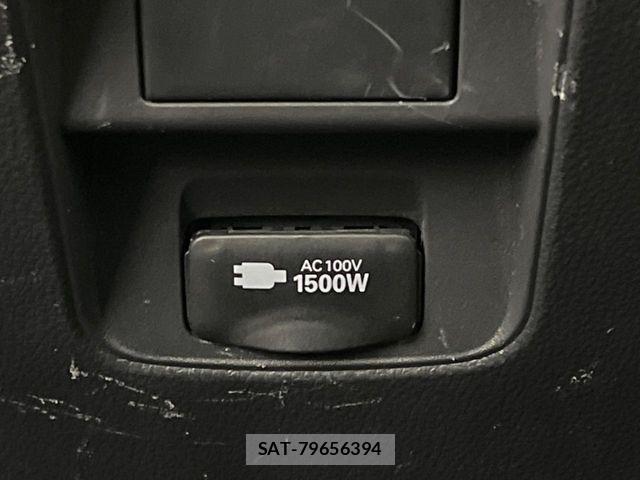 Toyota VOXY HYBRID 2022-12 8528165-6