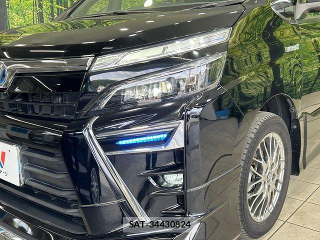 Toyota VOXY HYBRID 2017-12 8528180-11