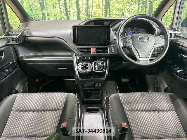 Toyota VOXY HYBRID 2017-12 8528180-1