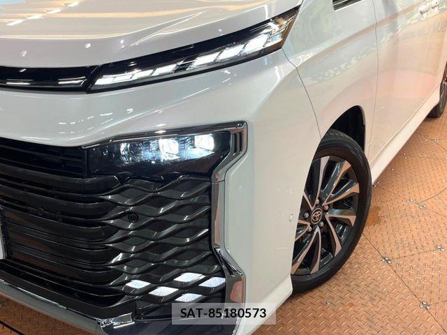 Toyota VOXY HYBRID 2024-12 8528154-13