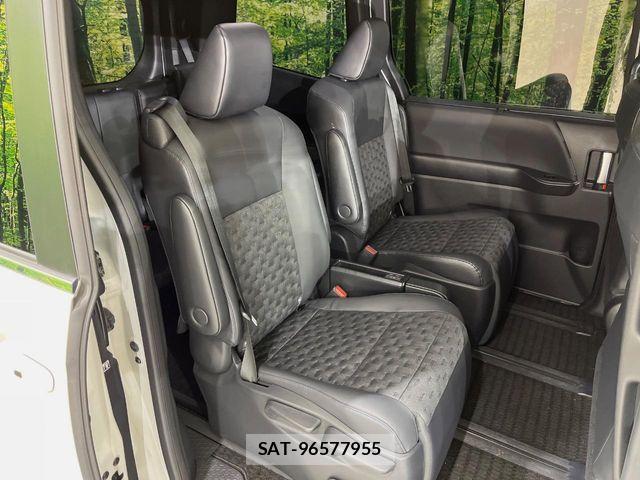Toyota VOXY HYBRID 2023-06 8528157-7