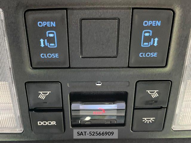 Toyota VOXY HYBRID 2023-06 8528166-3