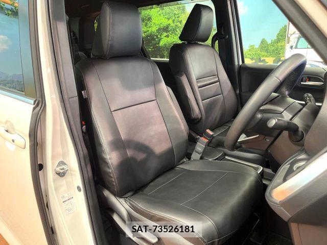 Toyota VOXY HYBRID 2023-02 8528159-9