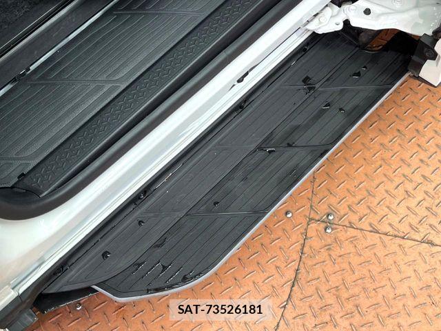 Toyota VOXY HYBRID 2023-02 8528159-2