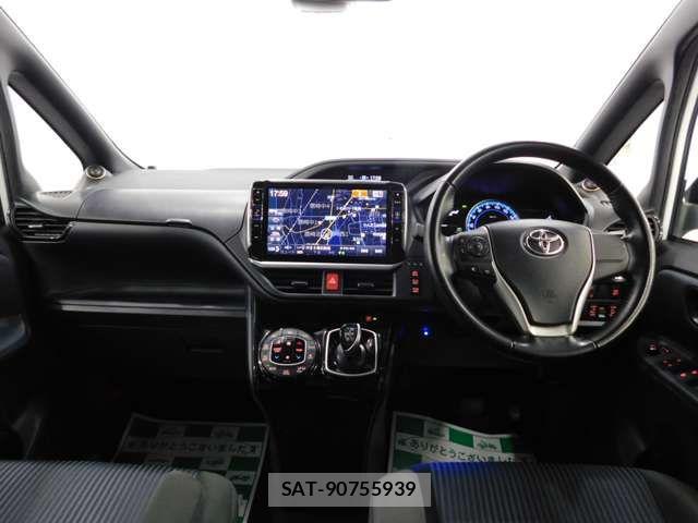 Toyota VOXY HYBRID 2017-03 8528178-10