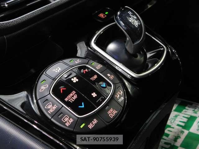Toyota VOXY HYBRID 2017-03 8528178-18