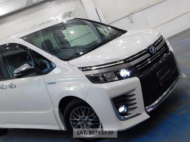 Toyota VOXY HYBRID 2017-03 8528178-6