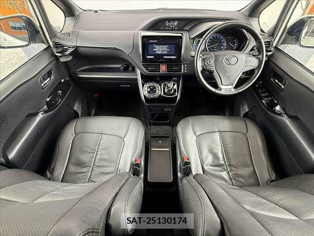 Toyota VOXY HYBRID 2014-04 8528185-1