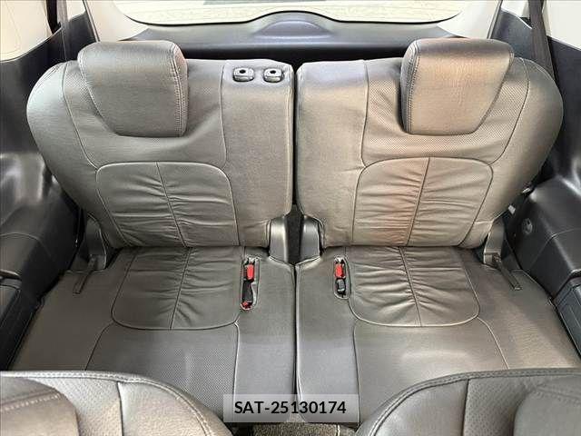 Toyota VOXY HYBRID 2014-04 8528185-19