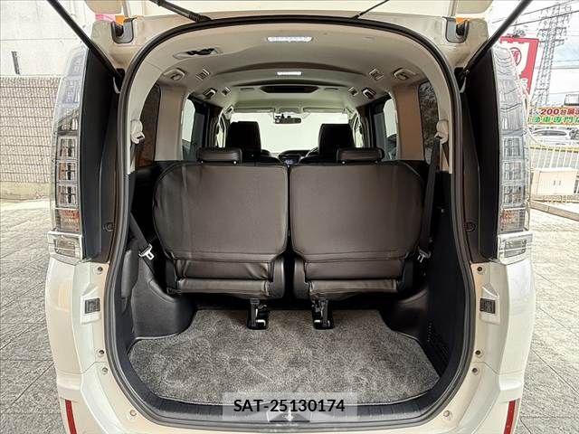 Toyota VOXY HYBRID 2014-04 8528185-20