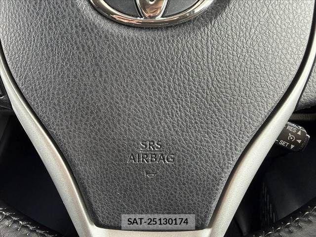 Toyota VOXY HYBRID 2014-04 8528185-23
