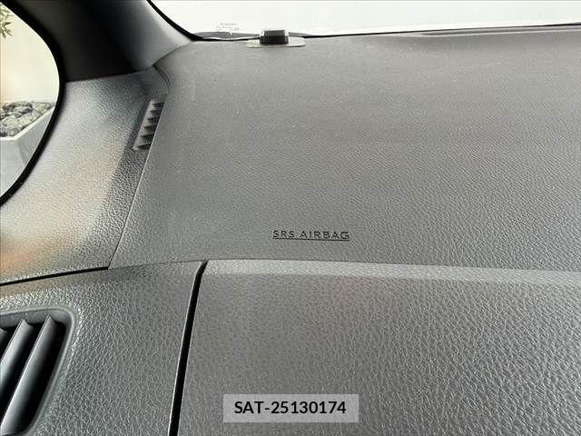 Toyota VOXY HYBRID 2014-04 8528185-24