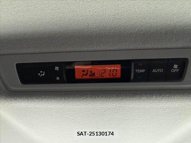 Toyota VOXY HYBRID 2014-04 8528185-6
