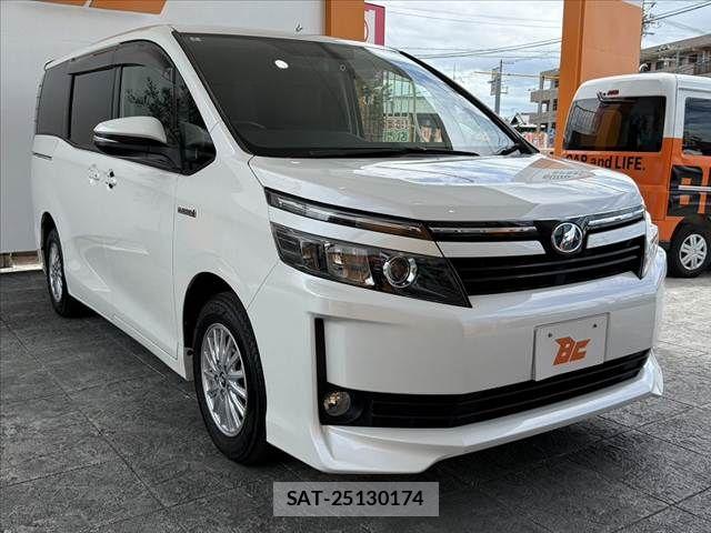 Toyota VOXY HYBRID 2014-04 8528185-7