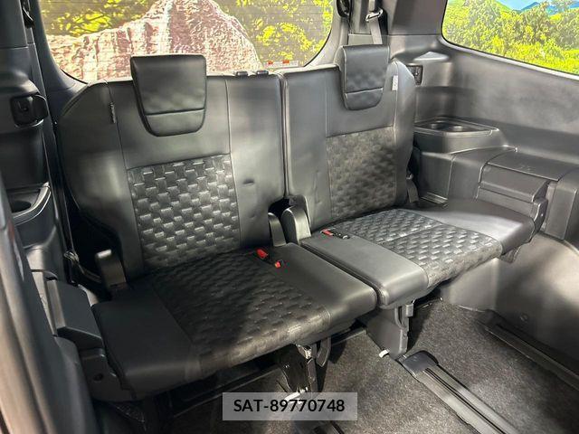 Toyota VOXY HYBRID 2024-01 8528158-9
