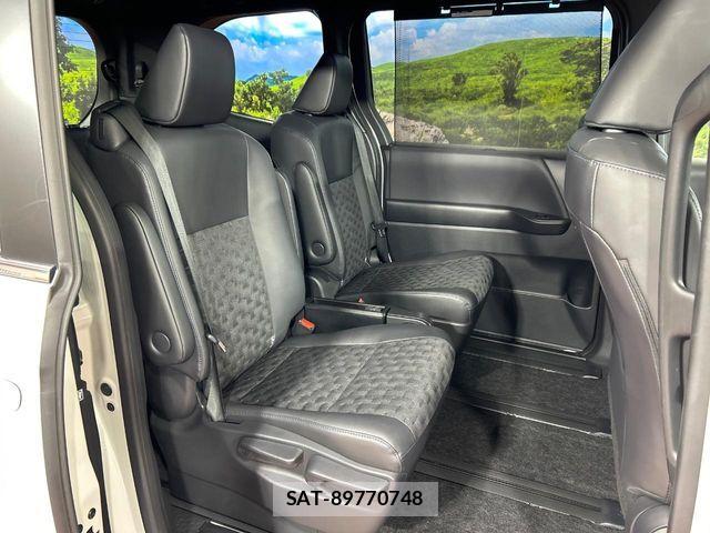 Toyota VOXY HYBRID 2024-01 8528158-8