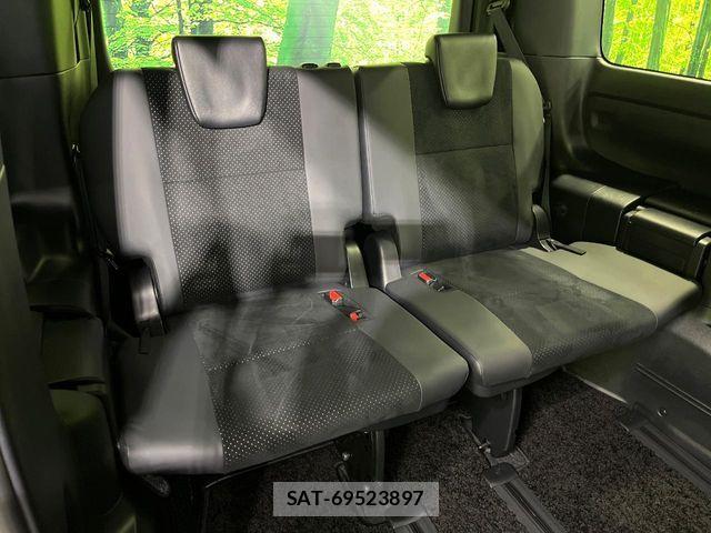 Toyota VOXY HYBRID 2021-12 8564072-9