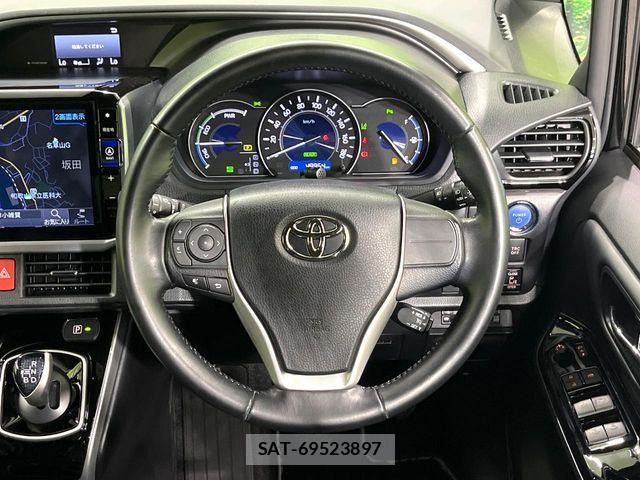 Toyota VOXY HYBRID 2021-12 8564072-11