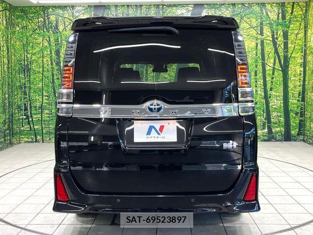 Toyota VOXY HYBRID 2021-12 8564072-15