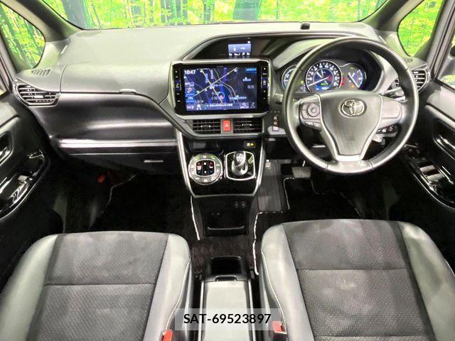 Toyota VOXY HYBRID 2021-12 8564072-1
