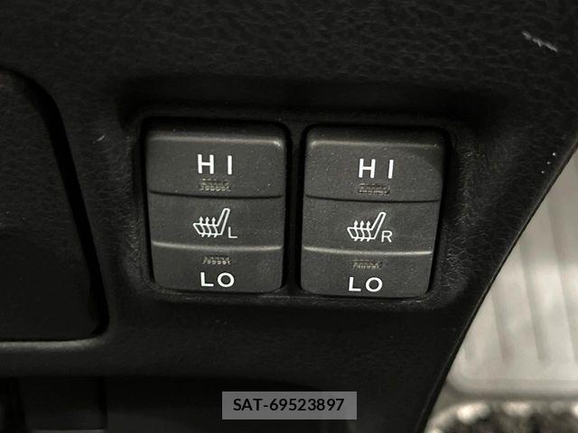 Toyota VOXY HYBRID 2021-12 8564072-6