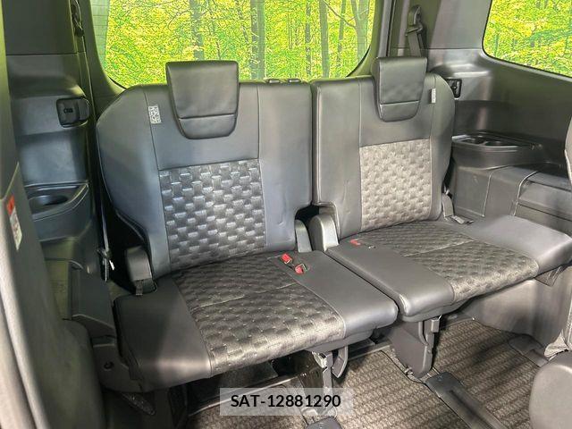 Toyota VOXY HYBRID 2024-12 8564060-9