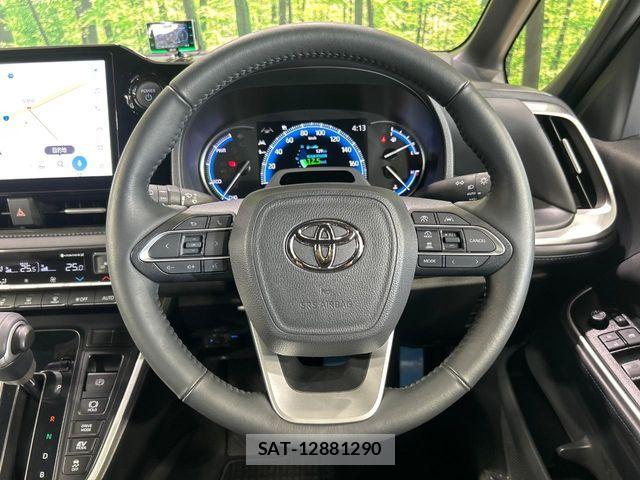 Toyota VOXY HYBRID 2024-12 8564060-11